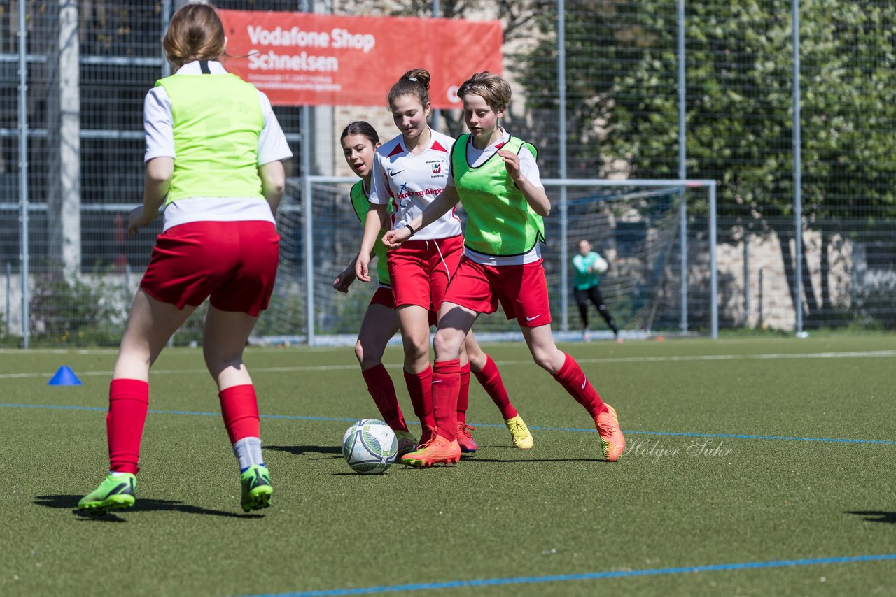 Bild 98 - wCJ Germania Schnelsen - Walddoerfer SV : Ergebnis: 0:6